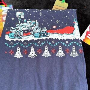 NWT NASA Gildan Winter Navy Blue Tee Space Planets Spaceships Snowman Robot M